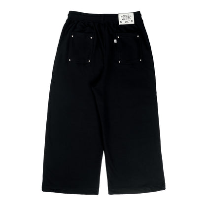 BLACK TRAUMA UNIT SWEATS